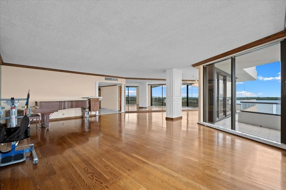 10-LUX_9628 at 100 Lakeshore Drive 558, North Palm Beach