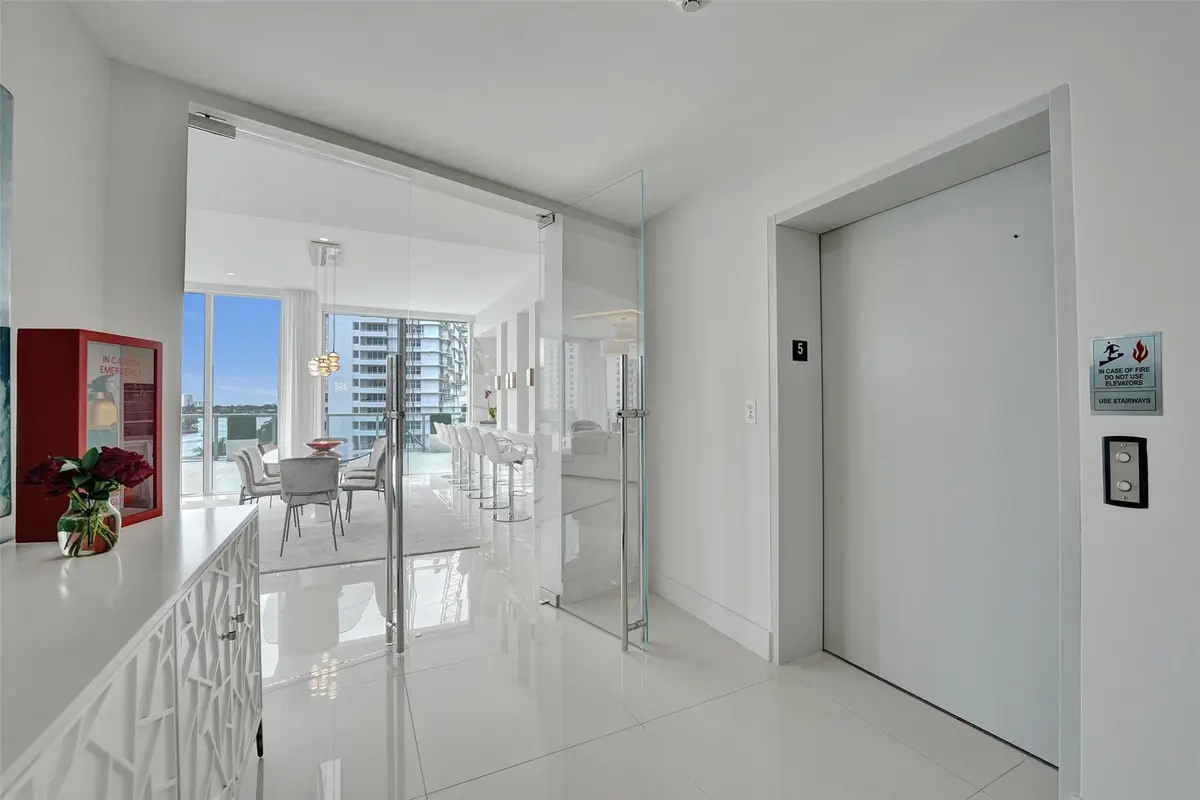 Photo 4 at 920 Intracoastal Drive 503, Fort Lauderdale