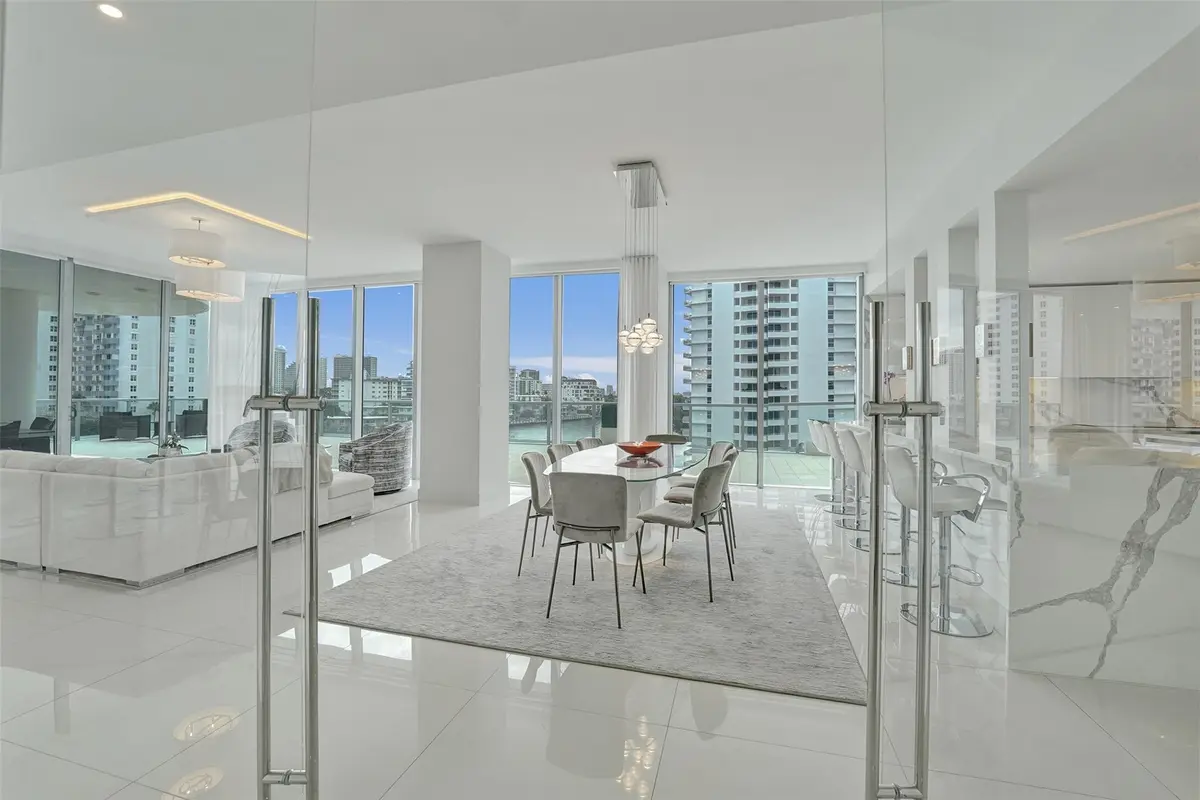 Photo 5 at 920 Intracoastal Drive 503, Fort Lauderdale