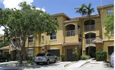 155 NW 96TH Terrace Bldg 2 apt 302, Pembroke Pines – Condominium for rent