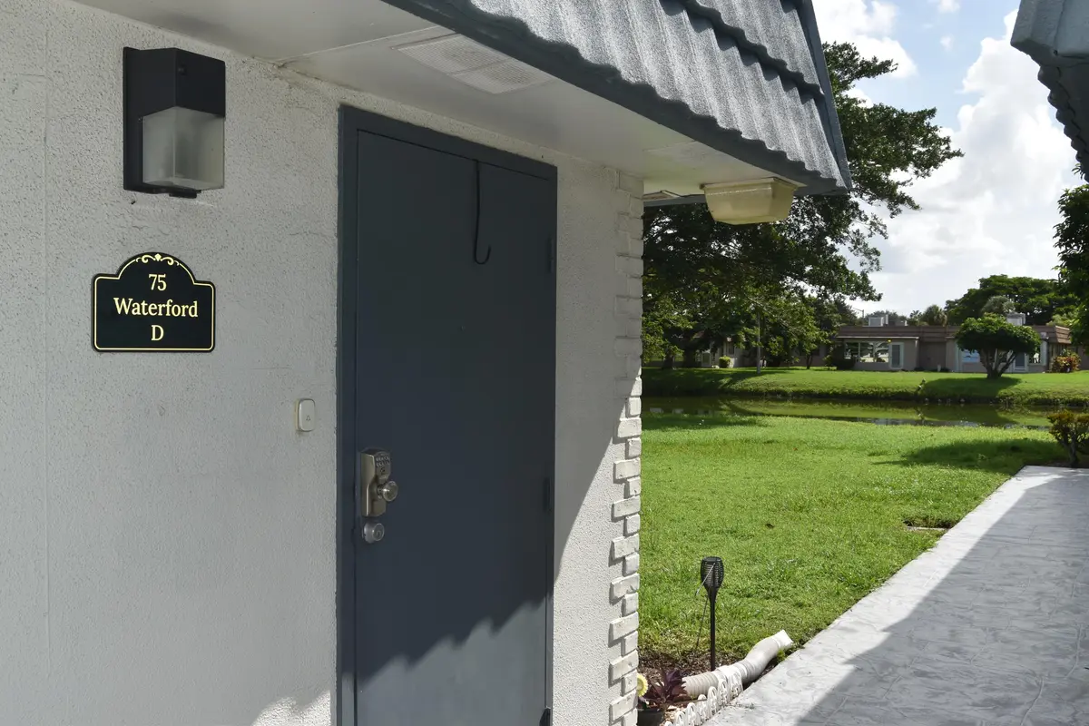 Front at 75 WATERFORD D, Delray Beach