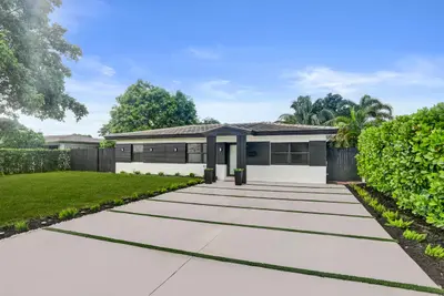 4581 NE 3RD Avenue, Oakland Park – Single Family Residence for sale