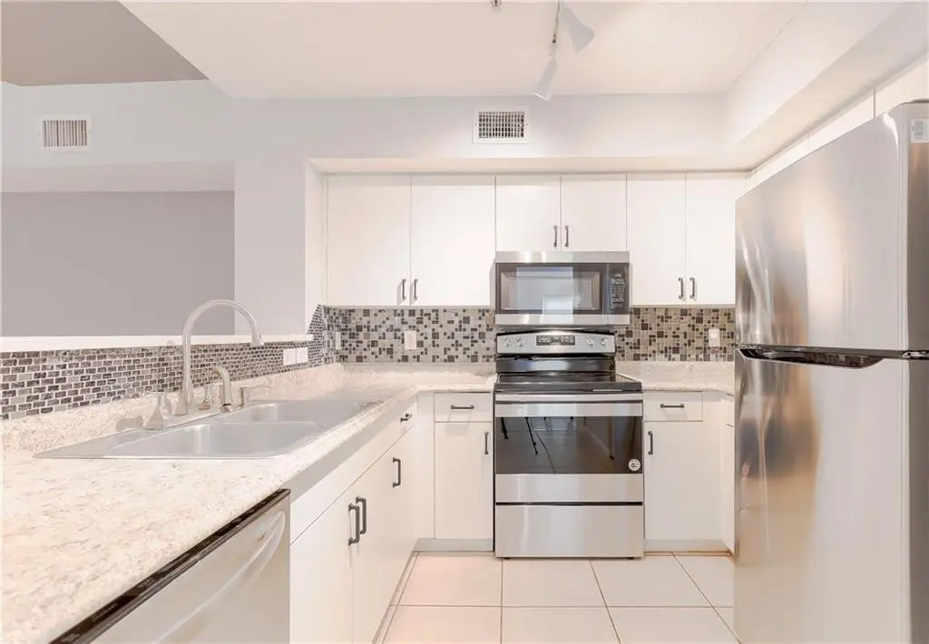 kitchen pic at 4828 N State Road 7 8305, Coconut Creek