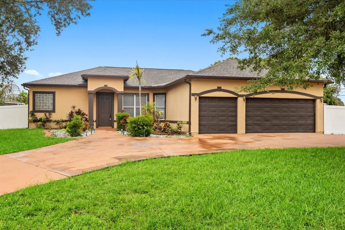 Front at 2901 SW Pierson Road, Port St. Lucie