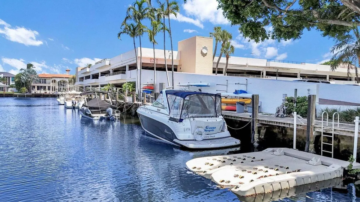 PB boat dock pic at 899 Jeffery Street 109, Boca Raton