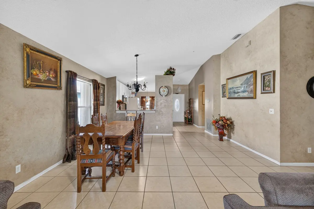 5-web-or-mls-3A5A4988 at 628 Stanford Lane, Port St. Lucie