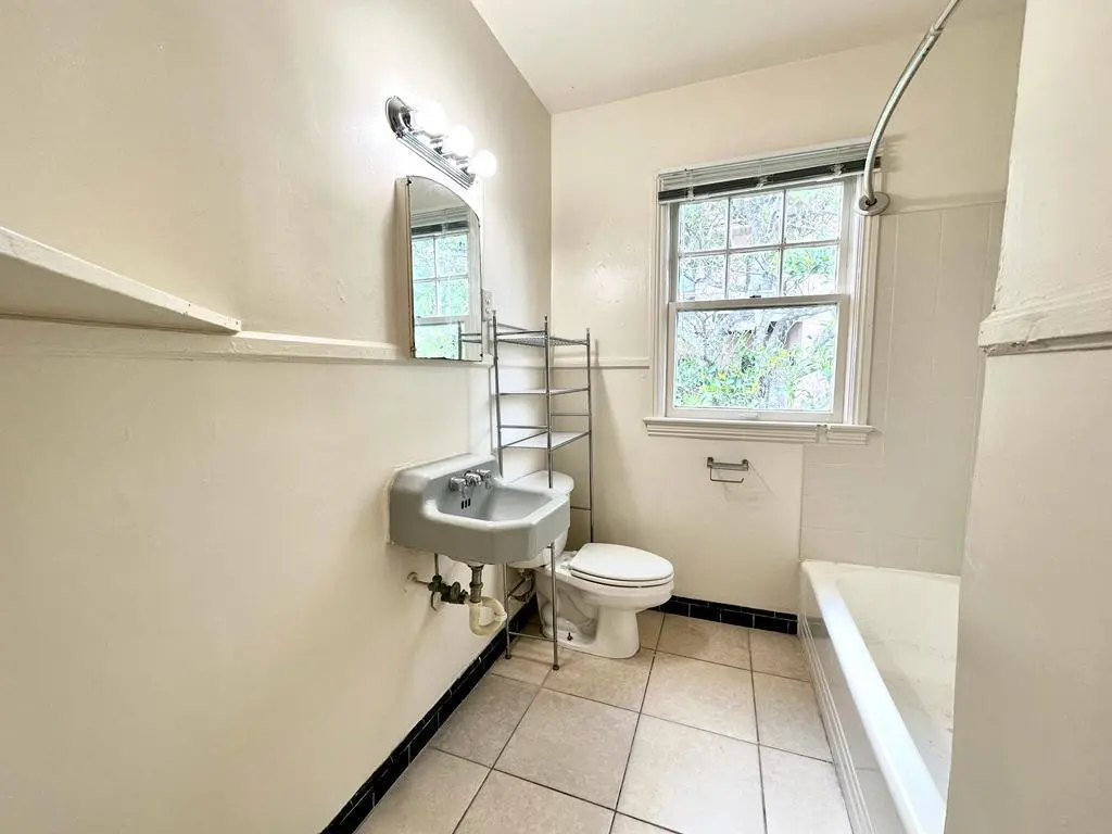 0a52c6d6-3a79-44d5-a6e6-d03281bbd39f at 2016 Broward Avenue 3, West Palm Beach