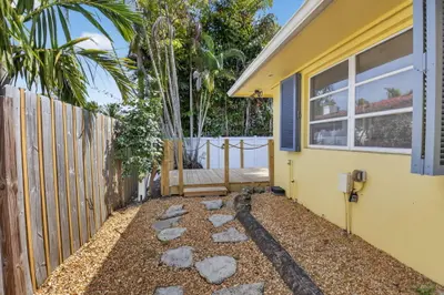111 SE 7th Avenue D & C, Delray Beach – Apartment for rent