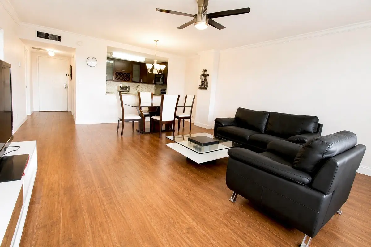 8EA7466E-69A9-40F0-8CA4-846B868EC00E at 10777 W Sample Road 716, Coral Springs
