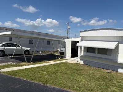 11055 SE Federal Highway 19, Hobe Sound – Manufactured Home for sale