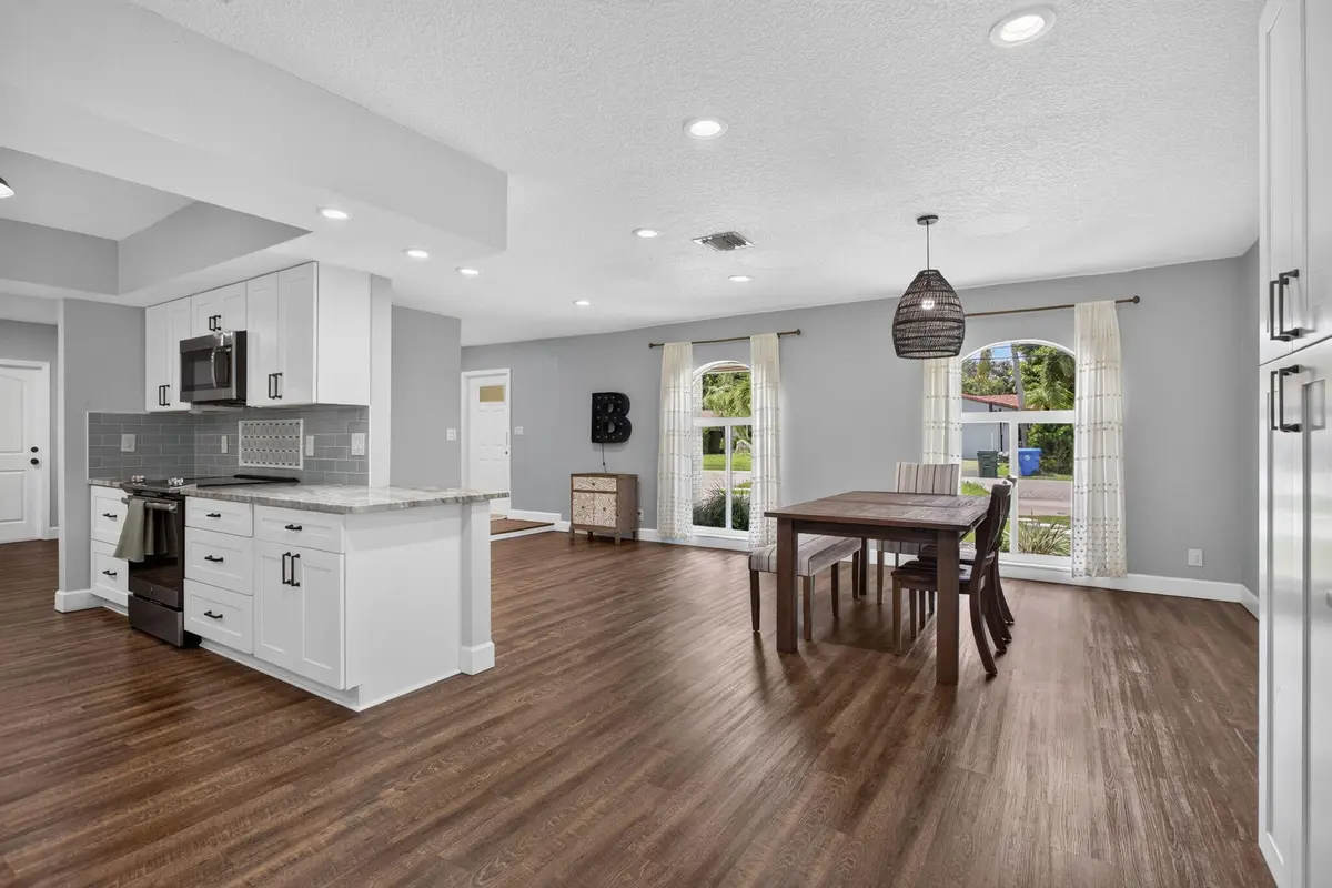 18-web-or-mls-1717-0221 at 1717 NW 36TH Court, Oakland Park