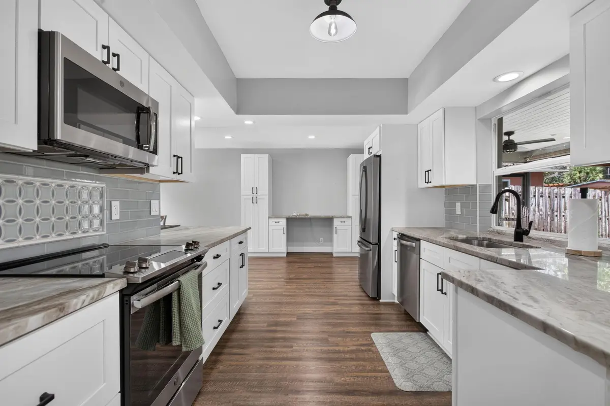 21-web-or-mls-1717-0236 at 1717 NW 36TH Court, Oakland Park