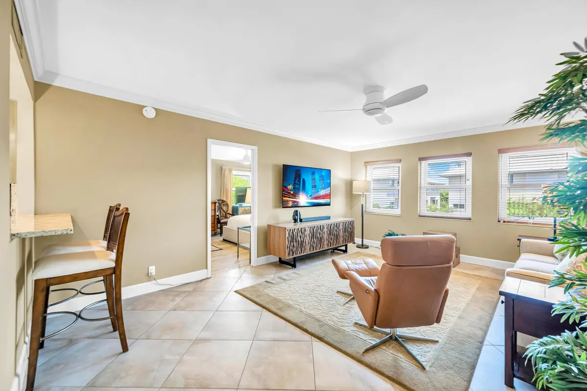 615 NE 12TH ST -10 at 615 NE 12th Avenue 301, Fort Lauderdale