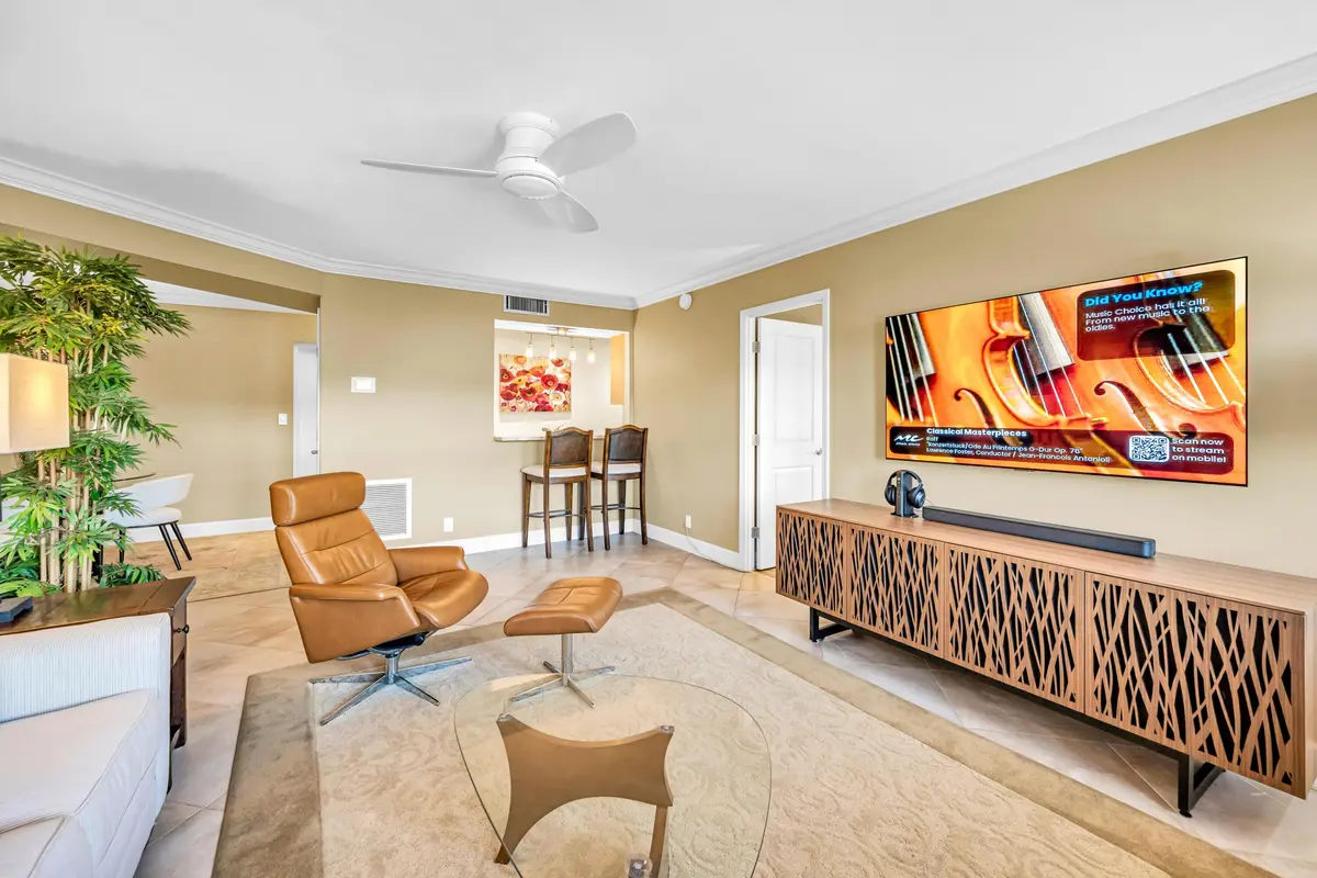 615 NE 12TH ST -13 at 615 NE 12th Avenue 301, Fort Lauderdale