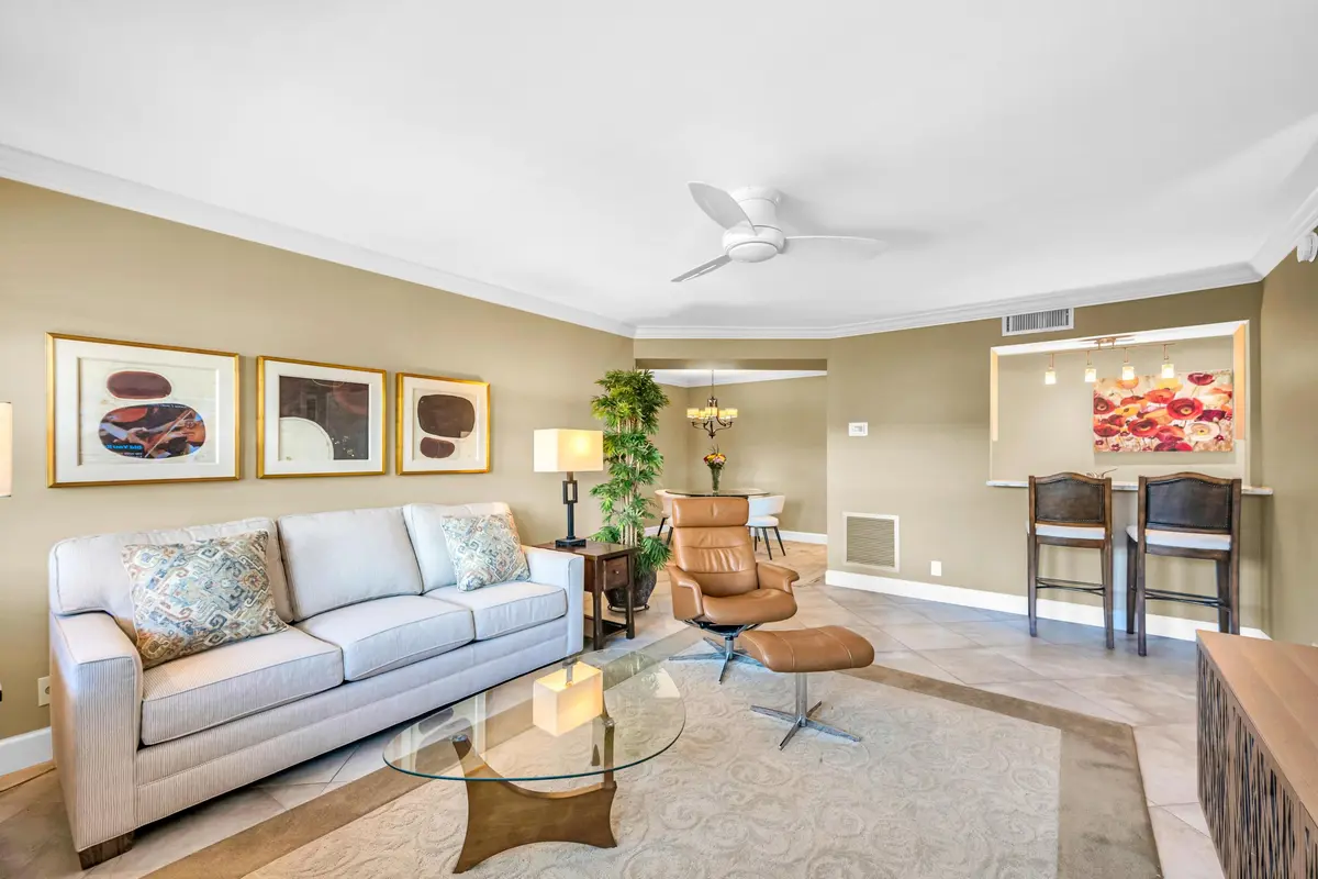 615 NE 12TH ST -14 at 615 NE 12th Avenue 301, Fort Lauderdale