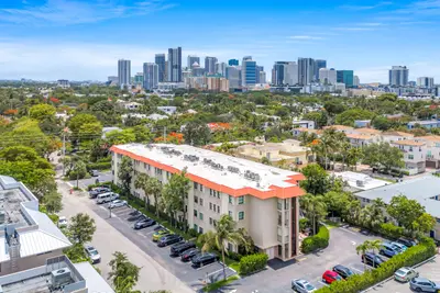615 NE 12th Avenue 301, Fort Lauderdale – Condominium for sale