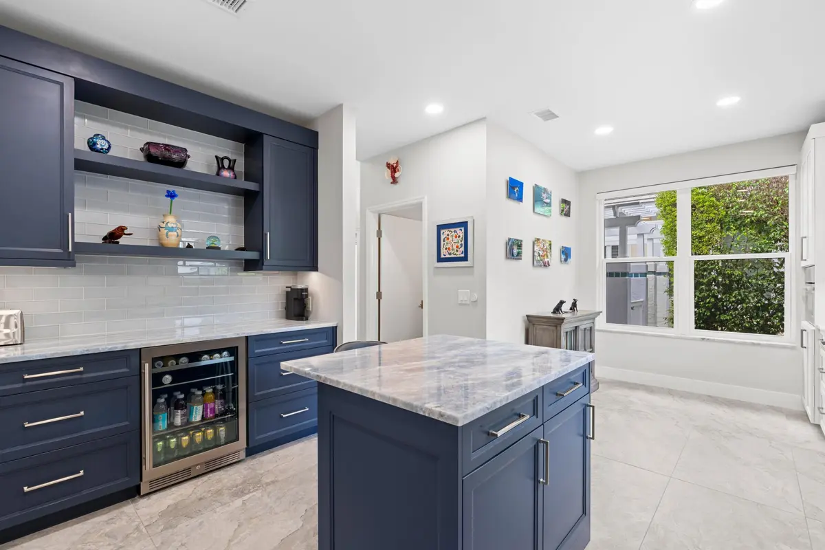 Built ins at 3071 Mainsail Circle, Jupiter