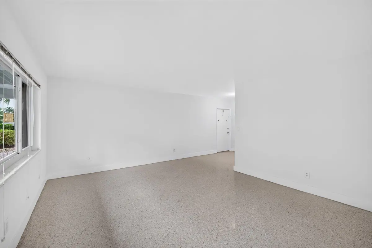 2-web-or-mls-699A6788 at 1821 MIDDLE RIVER Drive 7, Fort Lauderdale