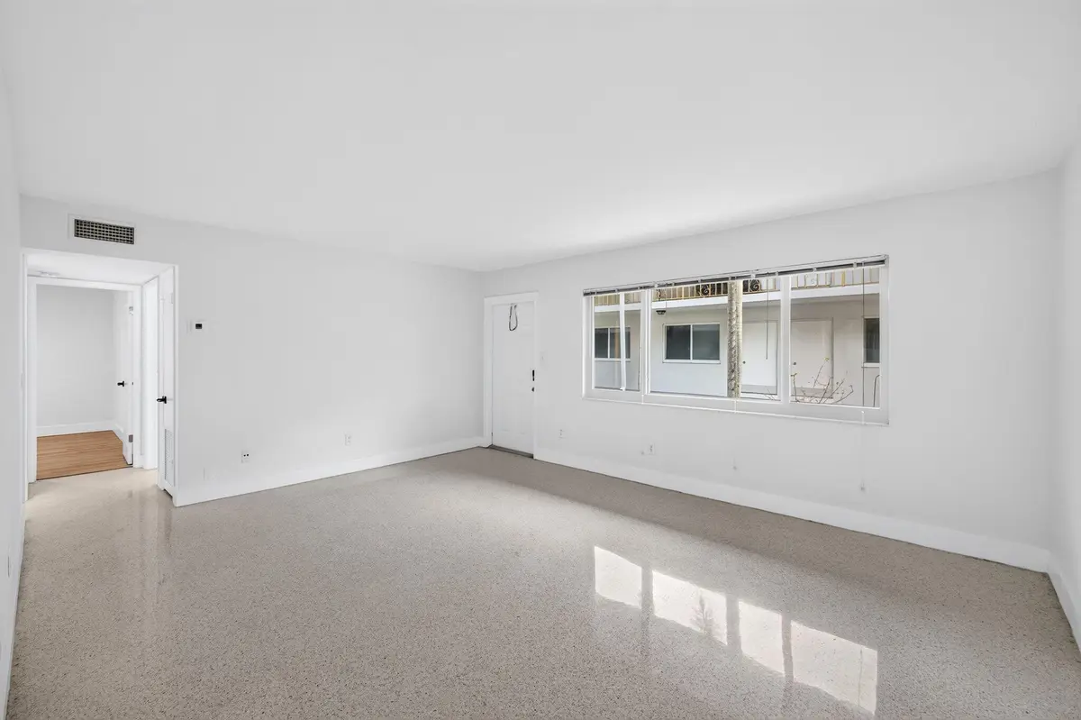 4-web-or-mls-699A6797 at 1821 MIDDLE RIVER Drive 7, Fort Lauderdale