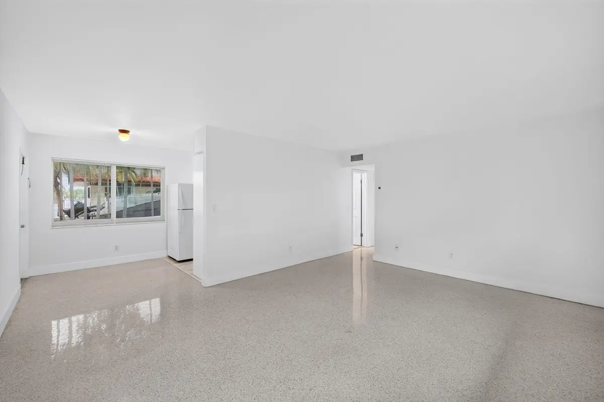 5-web-or-mls-699A6808 at 1821 MIDDLE RIVER Drive 7, Fort Lauderdale