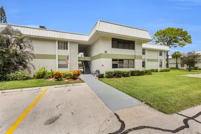 2302 Sunrise Boulevard 209, Fort Pierce – Condominium for rent