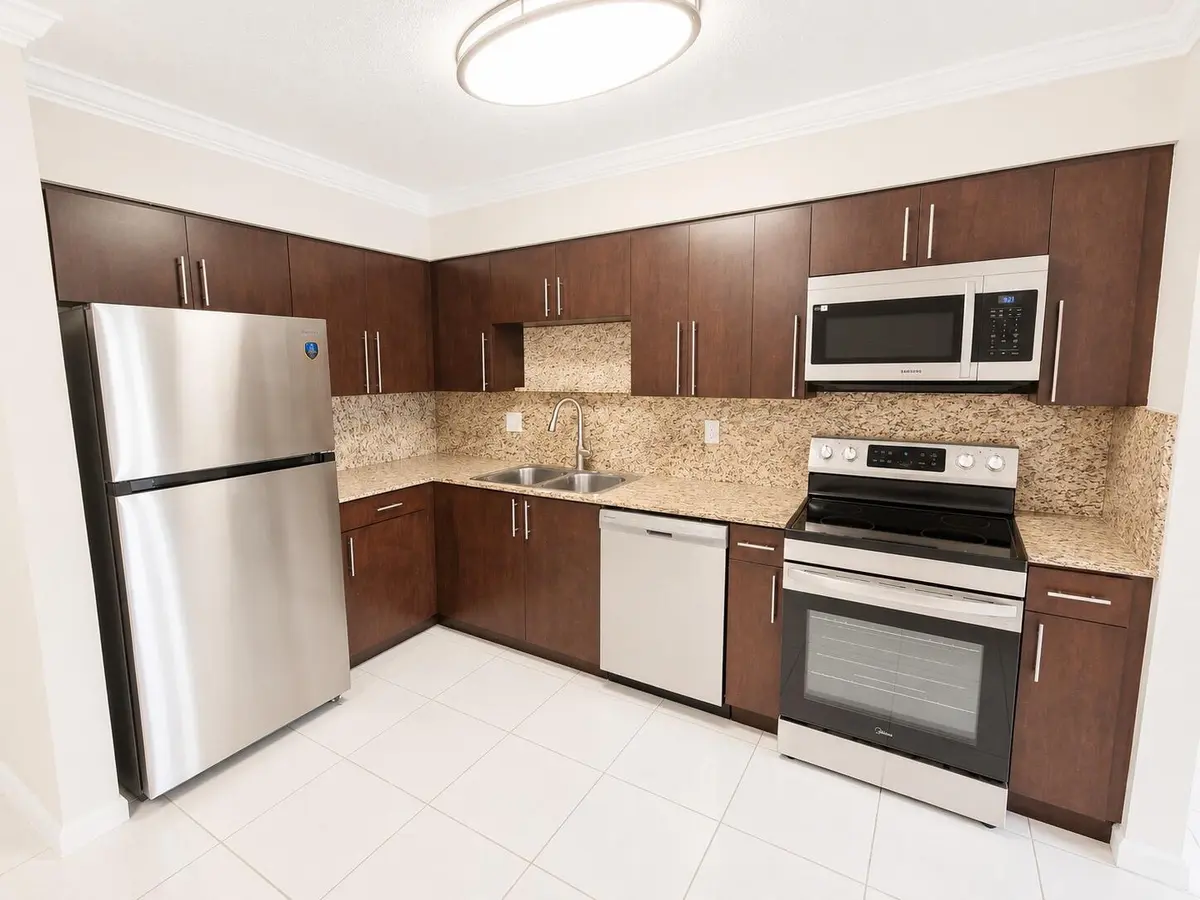 4f0fbb6c-c4c7-4077-9099-db247a055878 at 3614 TAYLOR Street, Hollywood