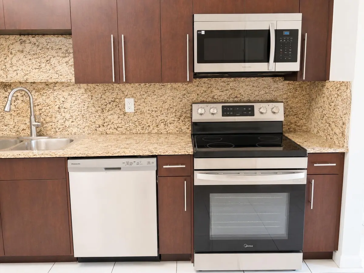 ed28b9ad-4354-4e97-bb50-37d1765266f9 at 3614 TAYLOR Street, Hollywood