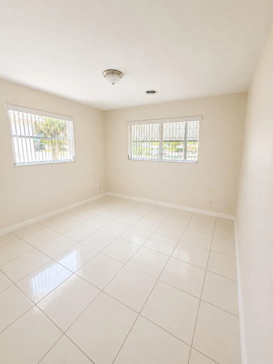 f4f76e30-7aa2-426c-9274-0c38facb899a at 3614 TAYLOR Street, Hollywood