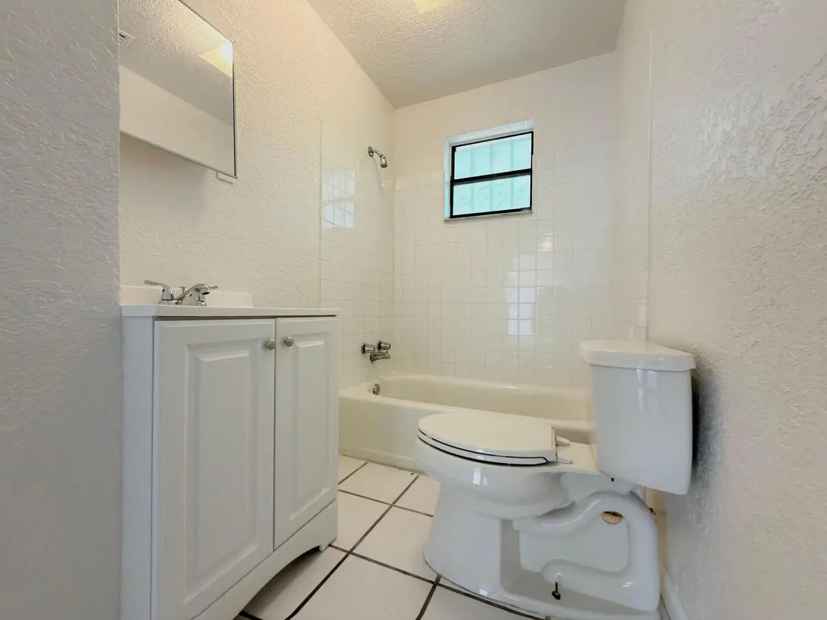WhatsApp Image 2026-09-10 at 19.04.35 (5 at 706 23RD Street, West Palm Beach