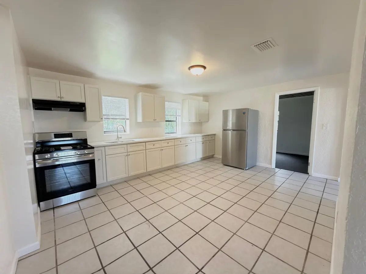 WhatsApp Image 2026-09-10 at 19.04.36 (2 at 706 23RD Street, West Palm Beach