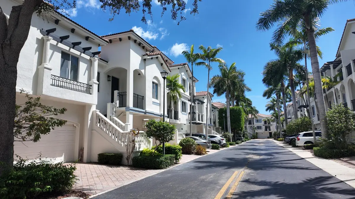 Community Amenities at 3038 WATERSIDE Circle, Boynton Beach