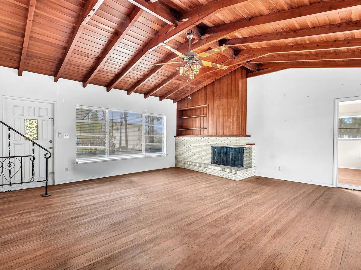 Living Room at 702 S RIVERSIDE Drive, Pompano Beach