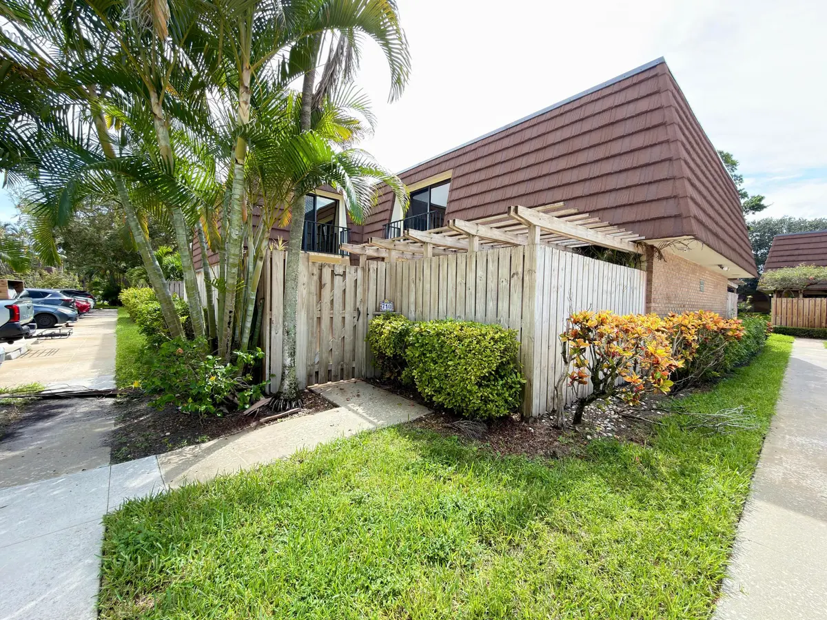 WhatsApp Image 2026-09-12 at 10.43.05 at 710 7th Lane, Palm Beach Gardens