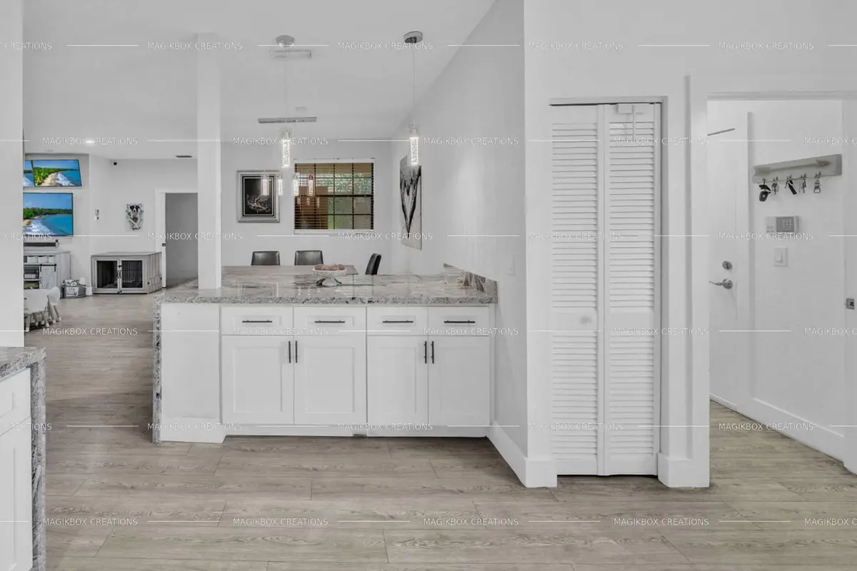 Breakfast Bar at 6752 Montego Bay Boulevard Unit C, Boca Raton