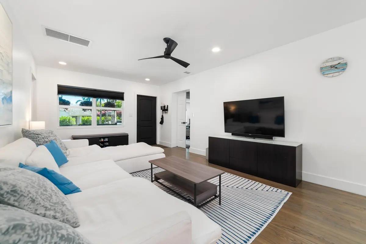 item_16 at 425 32nd Street, West Palm Beach