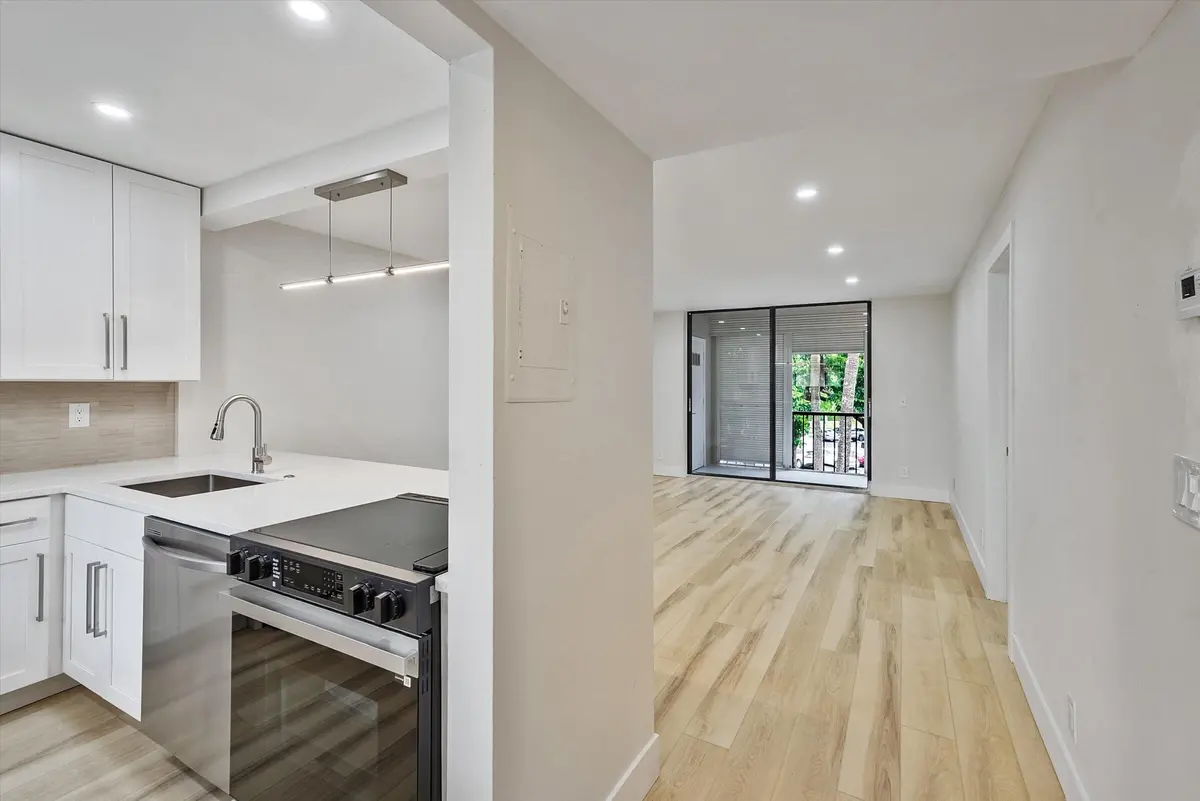 03-5220 Las Verdes Circle Unit 321-3 at 5220 Las Verdes Circle, Delray Beach