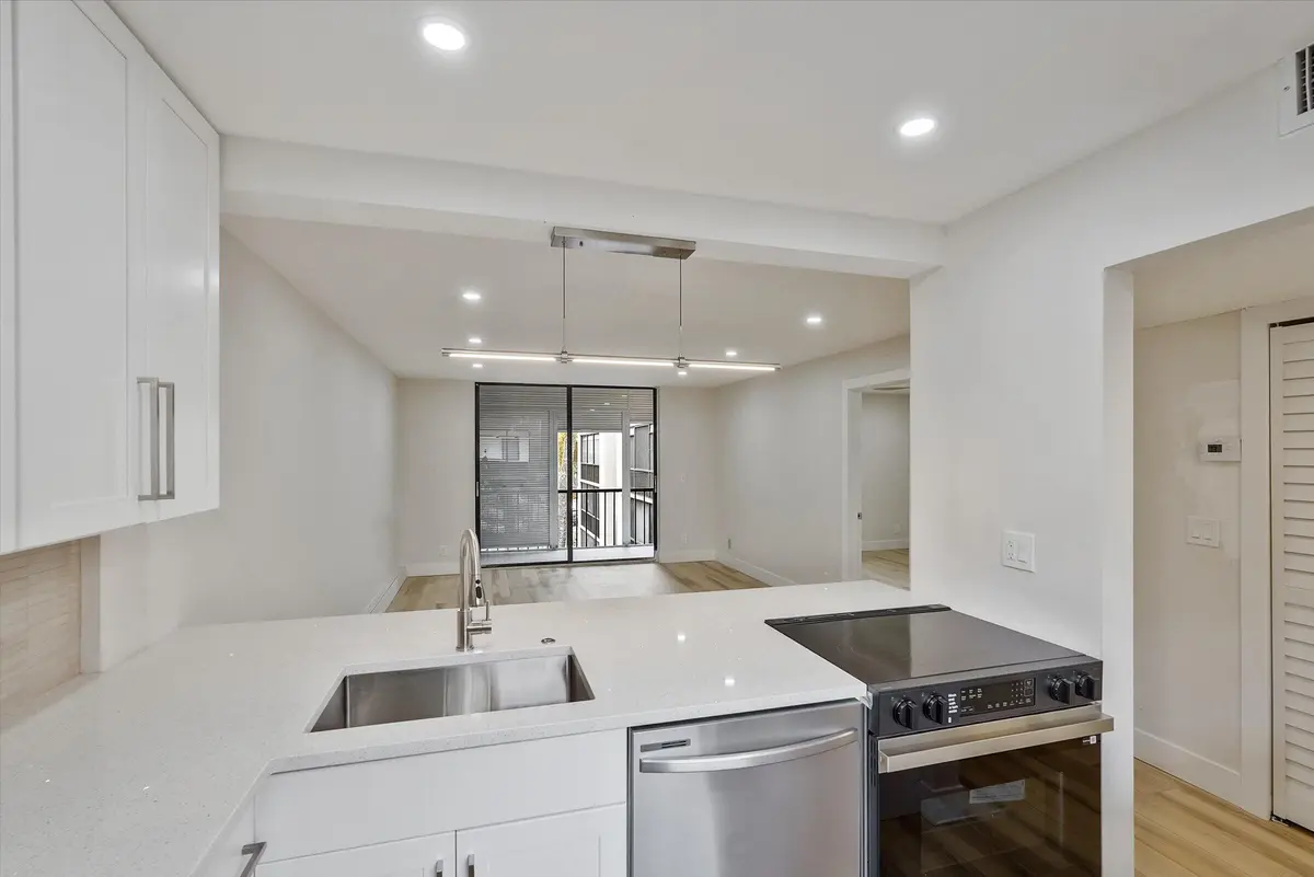 05-5220 Las Verdes Circle Unit 321-5 at 5220 Las Verdes Circle, Delray Beach