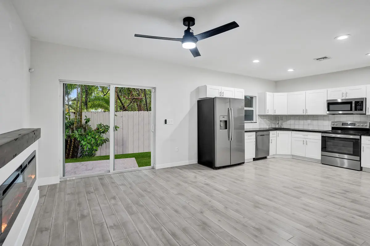 DSC03358 at 1035 NW 2ND Avenue, Fort Lauderdale