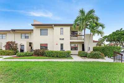 8520 CASA DEL LAGO E, Boca Raton – Condominium for sale