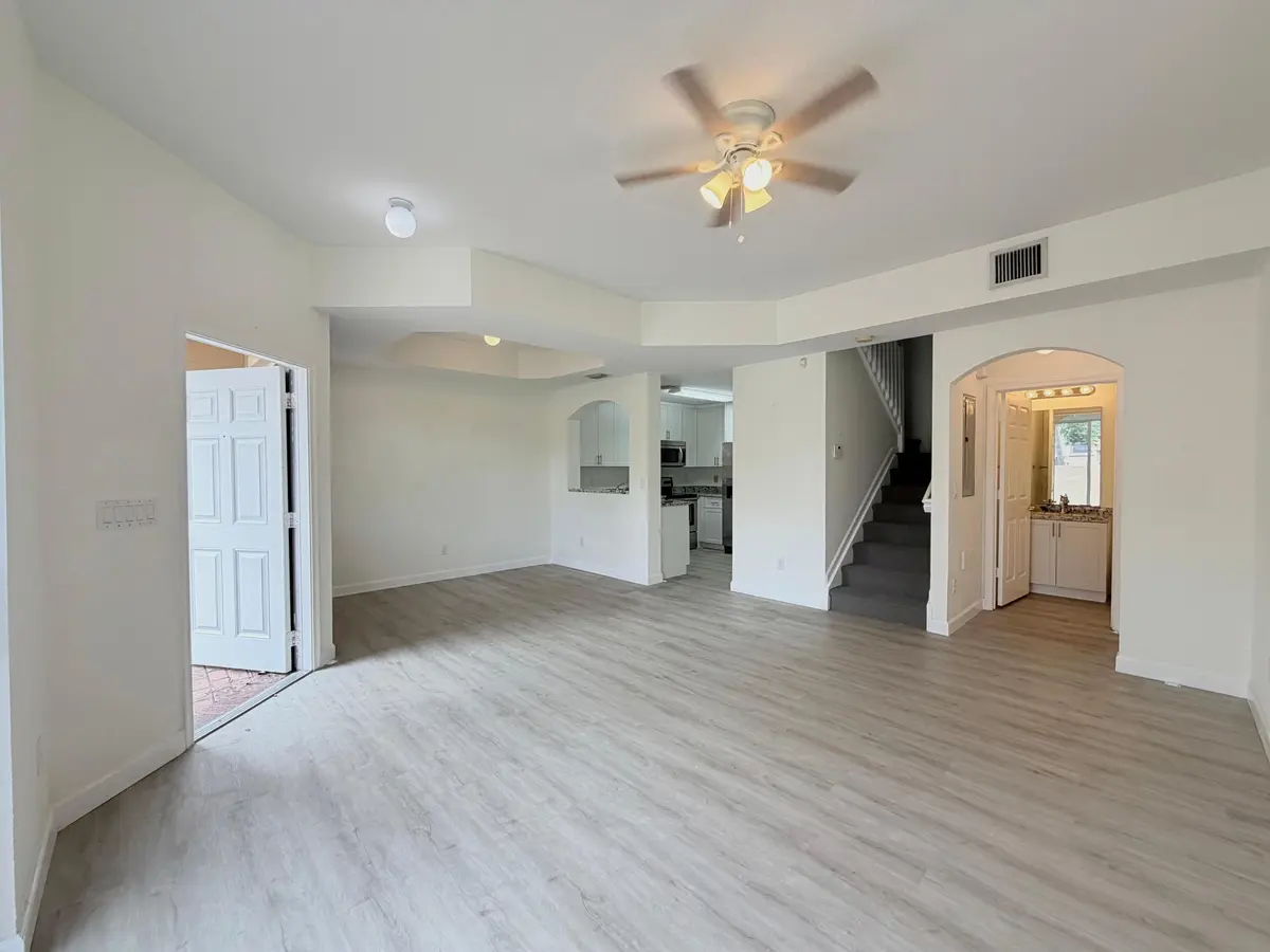 WhatsApp Image 2026-09-14 at 09.46.51 (4 at 6550 Morgan Hill Trail 1904, West Palm Beach