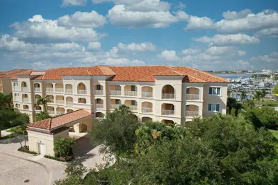 34 Harbour Isle Drive 204, Fort Pierce – Condominium for sale