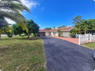 122 Riomar Drive, Port St. Lucie – Single Family Residence for rent