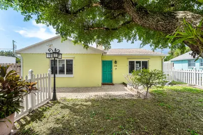 318 W Mango Street, Lantana – Single Family Residence for sale