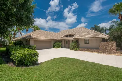 13 Balfour Road, Palm Beach Gardens – Single Family Residence for rent