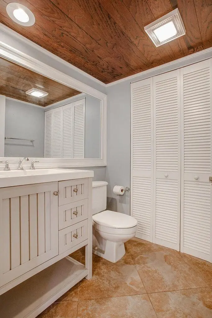 1st Floor Half Bath at 204 2ND Court, Palm Beach Gardens