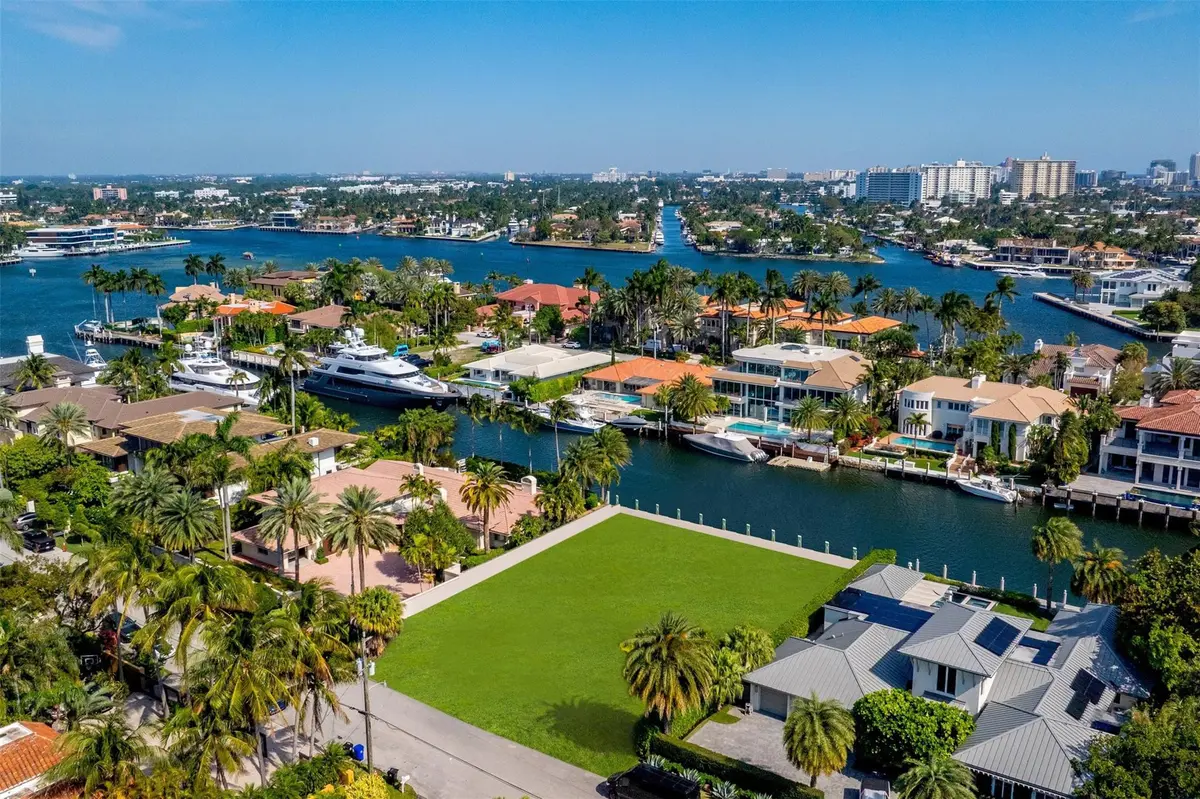 Photo 2 at 2455 DEL LAGO Drive, Fort Lauderdale