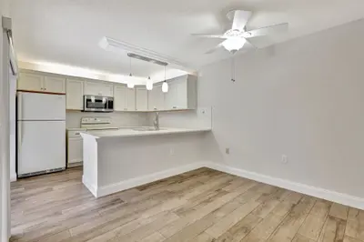 7118 71ST Way, West Palm Beach – Townhouse for sale