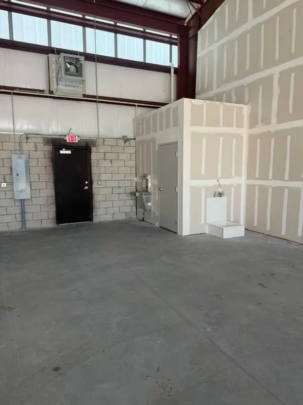2p8qql4k72r3vzmc7wm5ys3jy (1) at 2835 HAMMOND Road, Fort Pierce