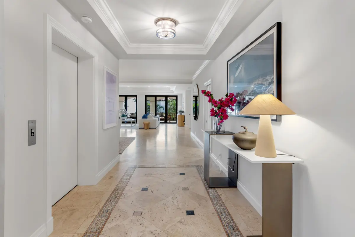 FOYER_TO_LIVING at 5833 N OCEAN Boulevard D2, Ocean Ridge