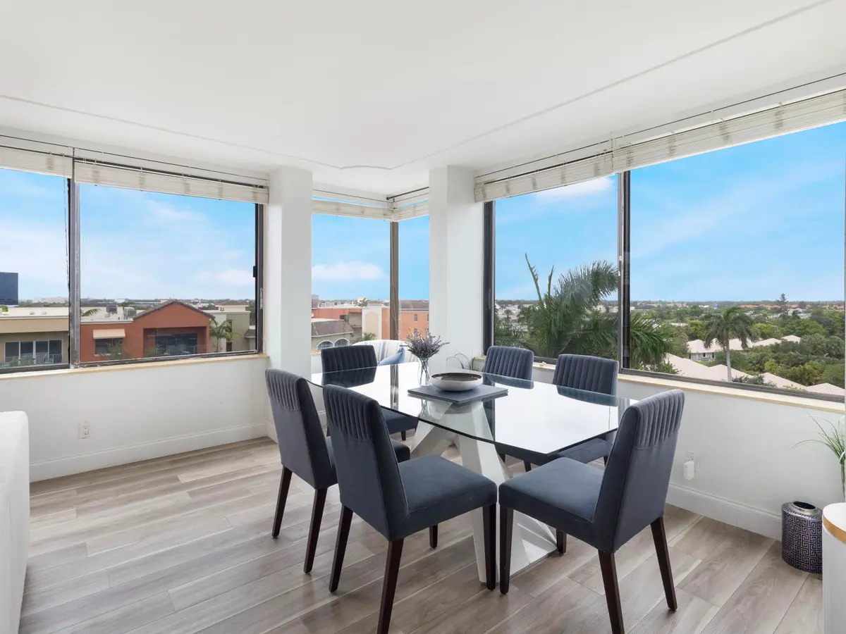Dining at 1500 PRESIDENTIAL Way 701, West Palm Beach